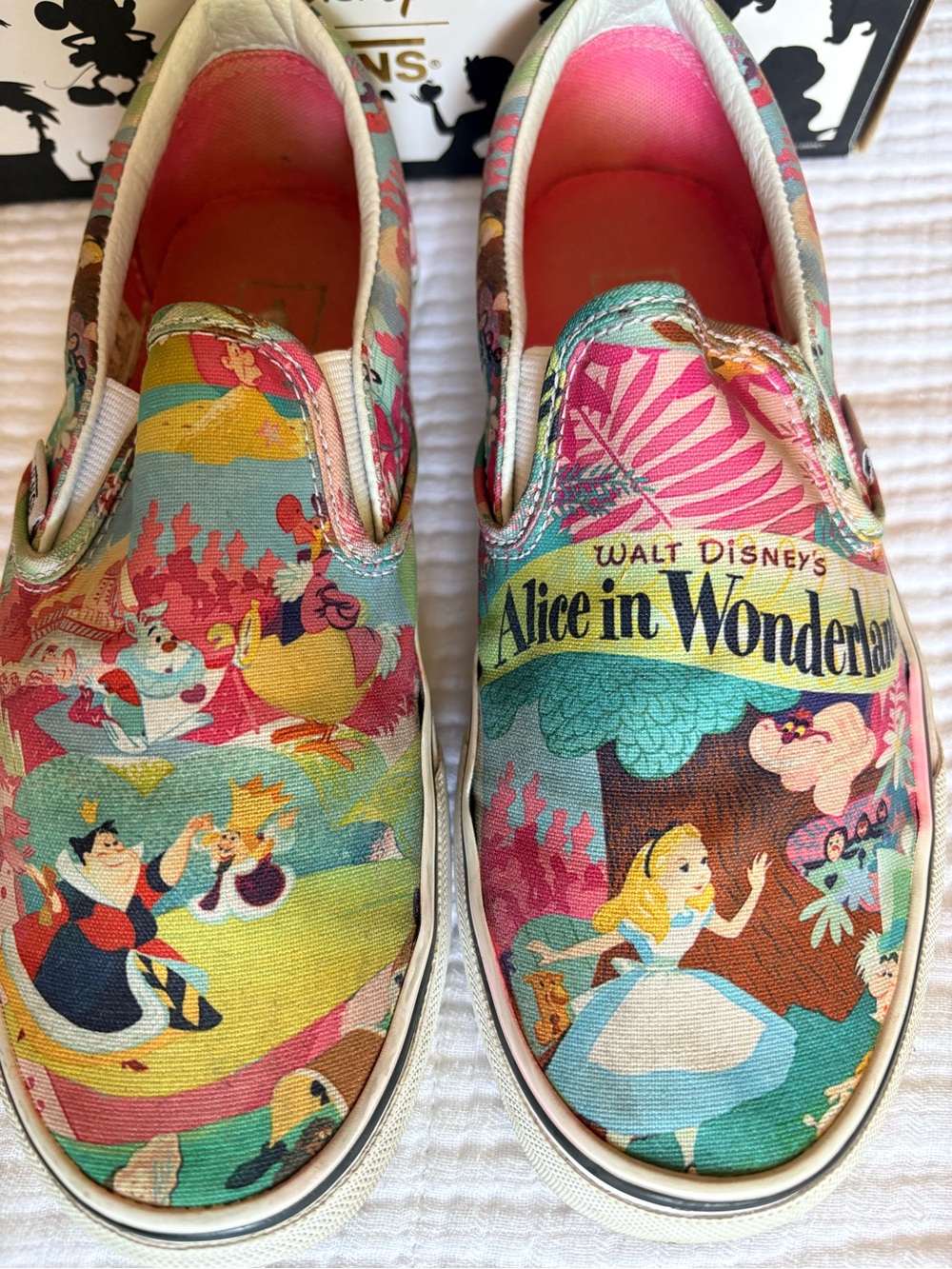 Vans Alice in Wonderland Slip-On Sneakers - Multicolor - Picture 2 of 4